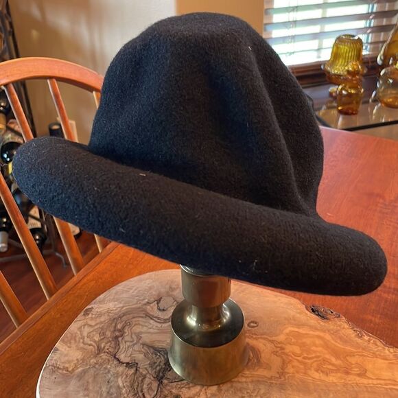 Vintage Betmar New York Wool Cloche Hat with Rolled Edge - Picture 2 of 6